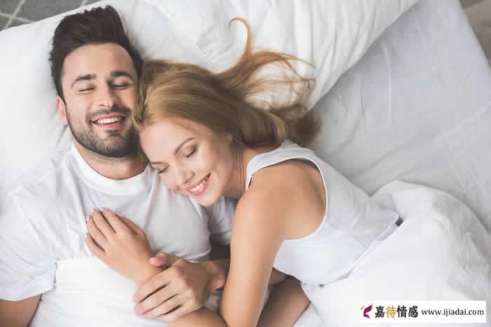 女人婚外有情时，为何总无法自拔？看看两个过来人的故事_情感