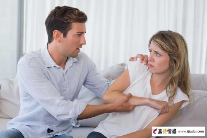 背叛婚姻不是我的错都怪我老婆，丈夫的回答赢得所有同情_情感
