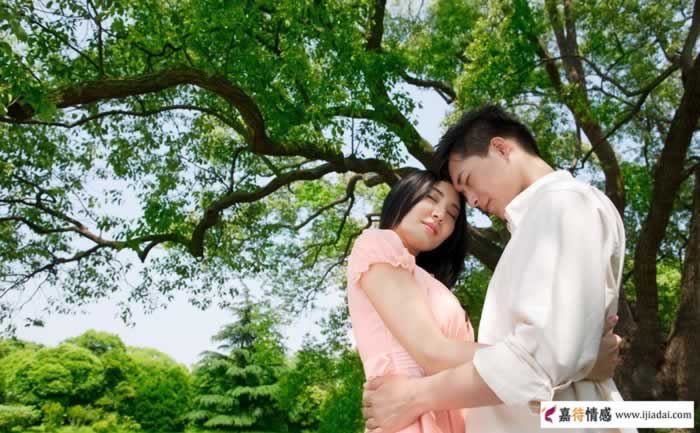 人到中年男人有了婚外情后，这才是比较聪明的做法_情感