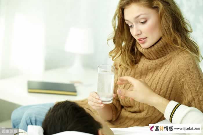 女人一旦对男人动了情,常会有这几种表现_情感