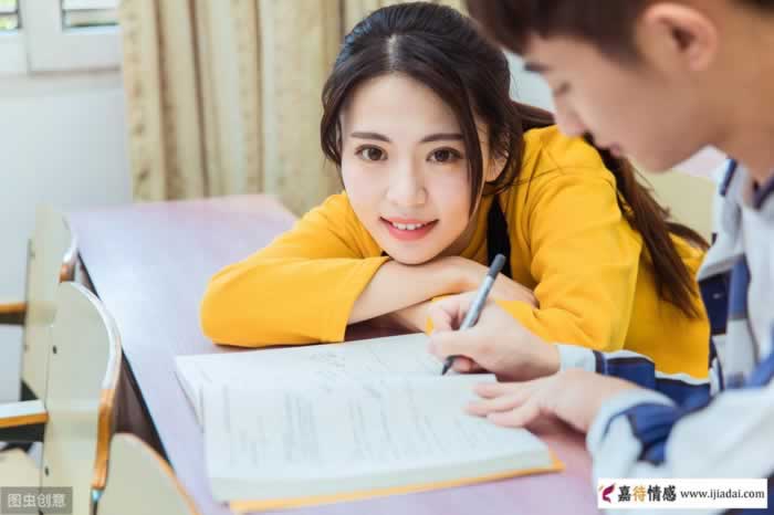 女的是不是对你有意思，一言便可试探，不行就五言_情感