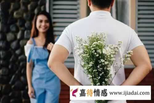 女人经常有这些表现，说明她是真的很爱你，请不要辜负她_情感
