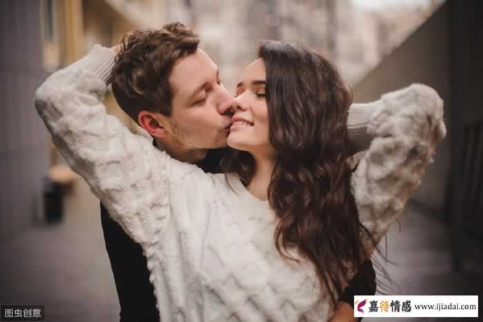 女人喜欢你会“不小心”的透露着几个小秘密给你知道，男人要懂_情感