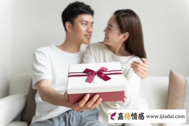 男人在意女方跟前任同居过的深层问题是什么?_情感