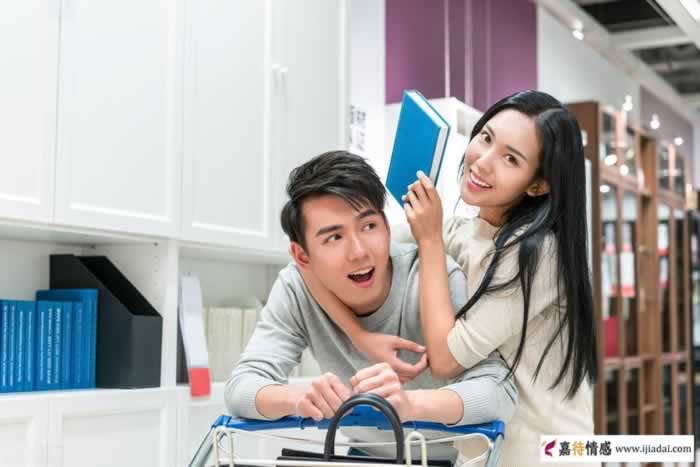 男人要懂:女人频繁对你说这“几个字”,是暗示喜欢你_情感