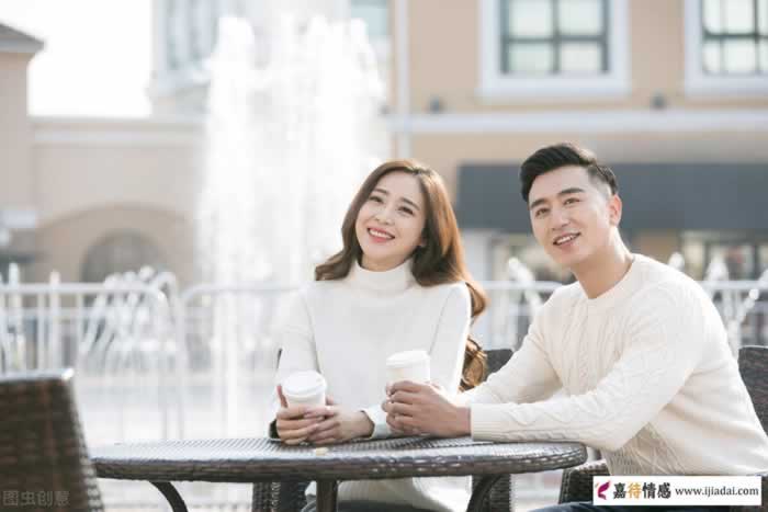 相亲时若发现男人有这3个“行为”，说明他只想“睡”你_情感