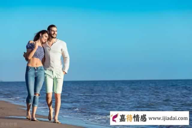 感情中，聪明的女人“搞定”一个男人，都会用这四个“招术”_情感