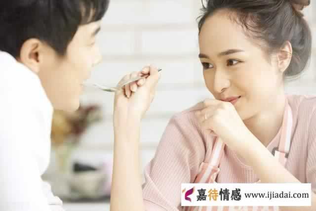 两性交往中,男人对你有这3个表现,说明不是真爱你_情感