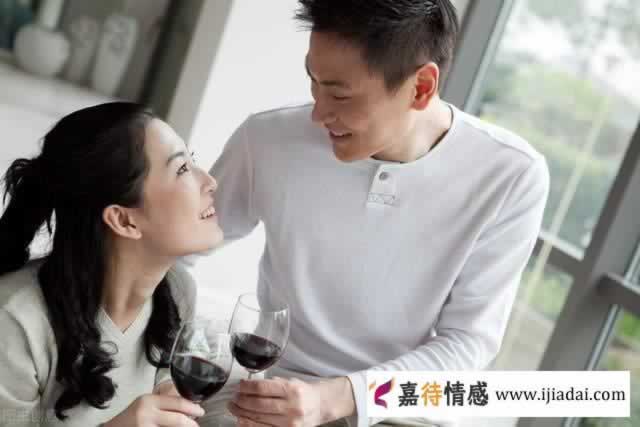 两性交往中,男人对你有这3个表现,说明不是真爱你_情感