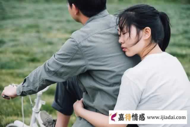 感情里，男人若想留住一个女人，就要给她3个“安全感”_情感