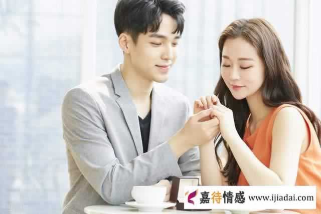 男人发“想我了吗”,聪明的女人不会回“当然想”,而是说这4句_情感