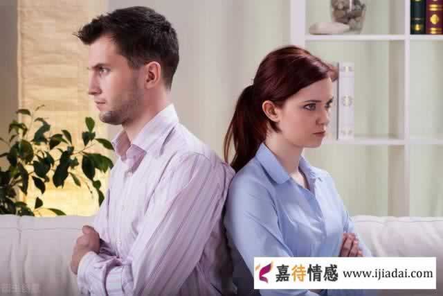 男人不主动联系时，聪明的女人都会“这样做”，化“被动”为主动_情感