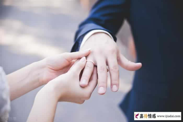 36岁美女要20万“天价彩礼”，男友回击一句话，网友：刺痛心_情感