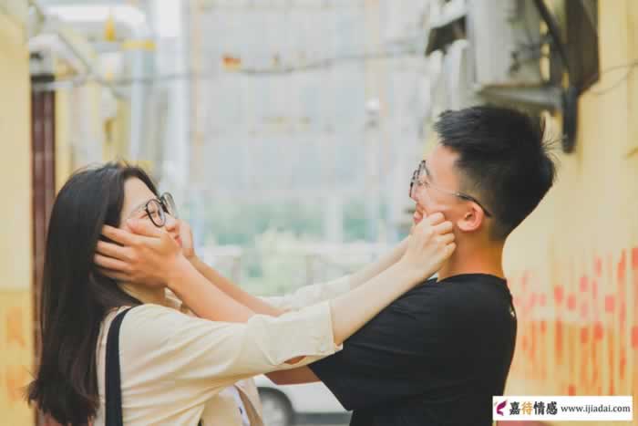 恋人之间不用AA，聪明的女人都这样做，给足了男人面子_情感