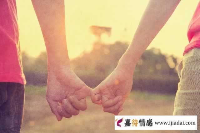 在婚姻爱情里，两个人合适的最好状态是相互不嫌弃，你赞同吗？_情感