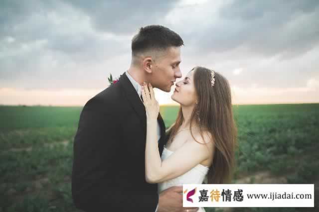 在婚姻爱情里，两个人合适的最好状态是相互不嫌弃，你赞同吗？_情感