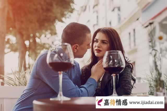 在婚姻爱情里，两个人合适的最好状态是相互不嫌弃，你赞同吗？_情感