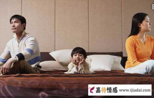现在的婚内出轨率太高了,到底该装糊涂过一辈子还是零容忍离婚?_情感