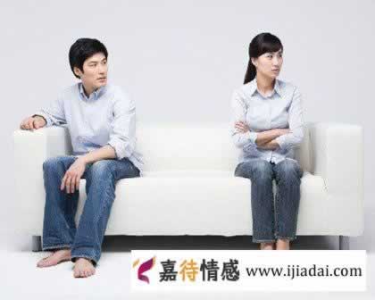 现在的婚内出轨率太高了,到底该装糊涂过一辈子还是零容忍离婚?_情感