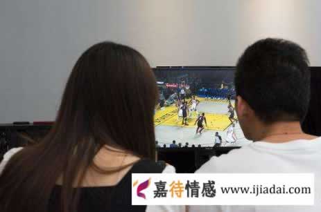 如何拯救游戏成瘾的男友?比生气更有效的方法在这里_情感