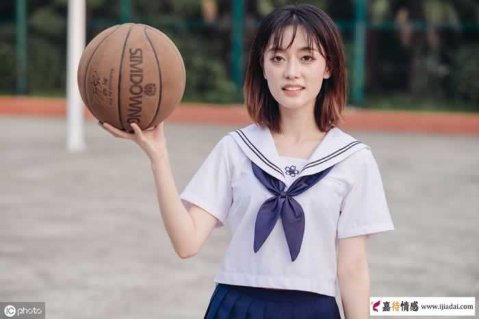 想要在爱情中占据优势地位，就得掌握这7点，让他黏你_情感