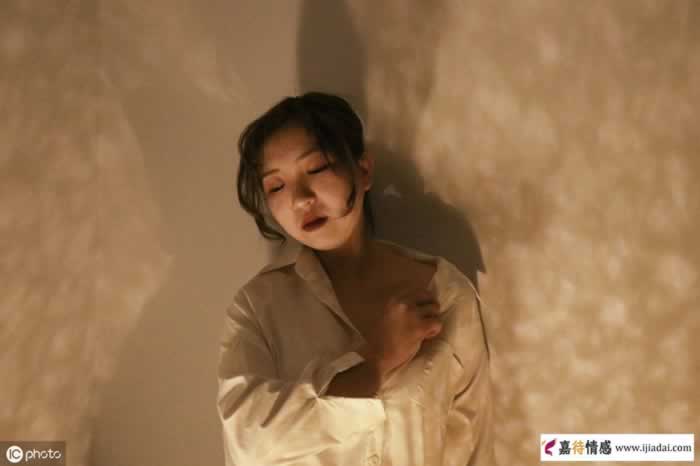 分手后对方态度冷淡,要不要挽回?_情感