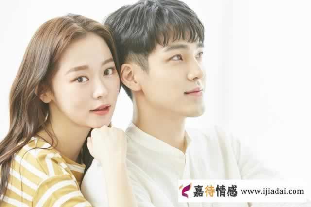 老婆为了钱出轨了还能要吗 婚外情女人变心的表现_情感