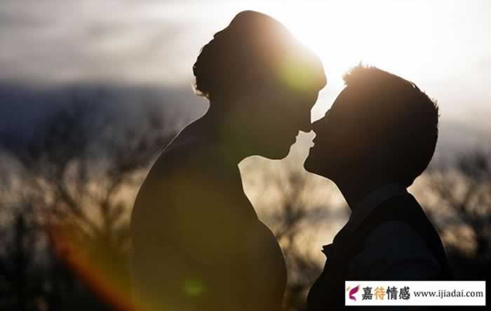 如何解年婚姻危机(试下以下7种方法)_情感