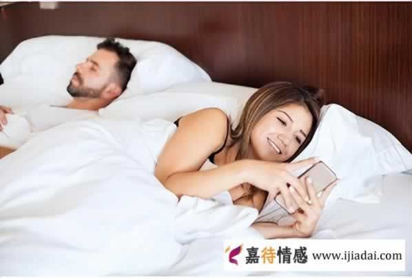 老公出轨回归后还是手机不让看：聪明妻子这样应对_情感