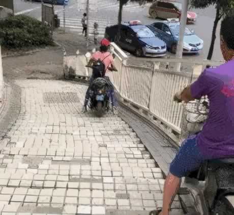 前男友又来联系，是出于什么想法？分手后他会想你吗？_情感