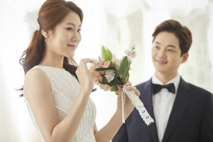 婚姻要懂得居安思危，挽回婚姻要对过去的错误进行补偿_情感
