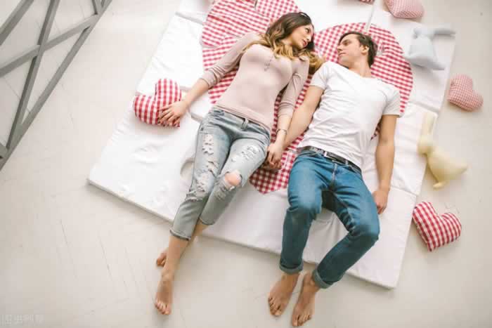 分手后男人有什么感受？男人想要什么样女生，会对什么女人着迷？_情感