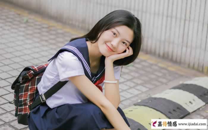 女人被你深深吸引后,往往会有这四种表现_情感