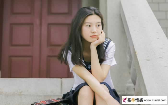 女人被你深深吸引后,往往会有这四种表现_情感