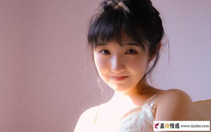 别再傻傻地问她喜不喜欢你了，女人对你有好感的细节全在这_情感