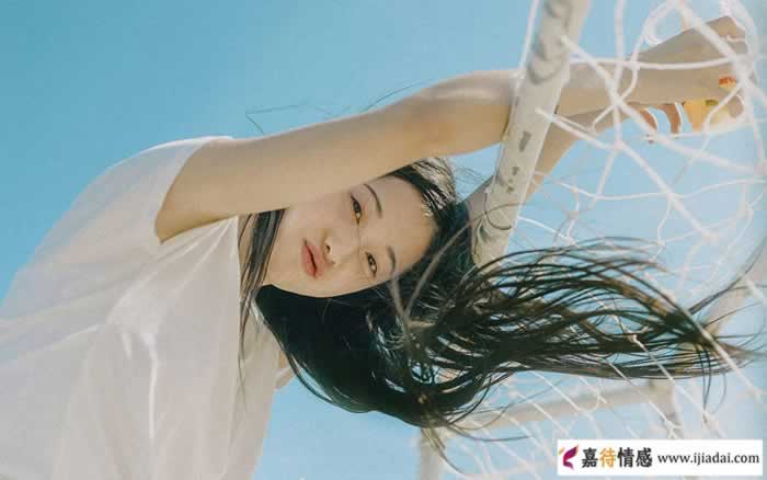一招让女人主动联系你 核心在于建立依赖_情感