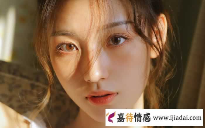 没确定关系送女生礼物的下场是什么？_情感