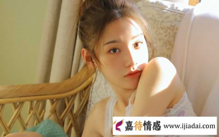 没确定关系送女生礼物的下场是什么？_情感