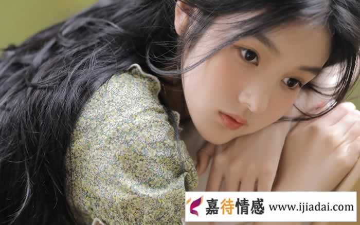 女孩不主动找你聊天代表着什么?是不是没戏了?_情感