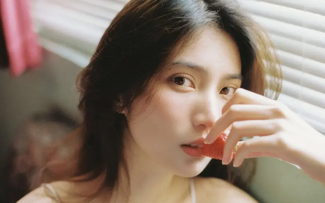 男女日常幽默聊天对话 越简单的话术 往往越有效_情感