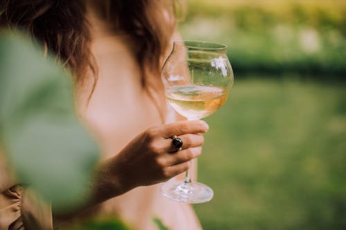 暧昧的女生不理我，可我喜欢上她了，该怎么挽回？