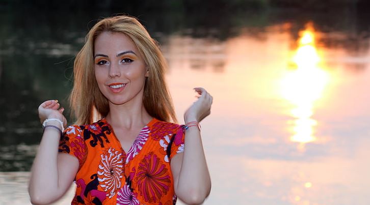 异地恋如何保持新鲜感?男朋友身边漂亮女生太多了 异地恋如何保持新鲜感?男朋友身边漂亮女生太多了