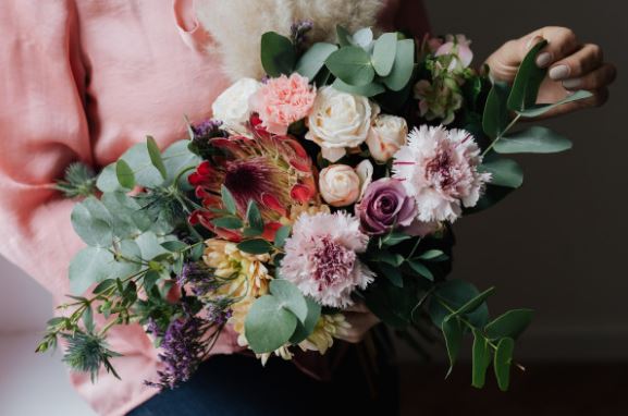 未婚先孕流产了，男友非常冷漠，我们还能继续吗？