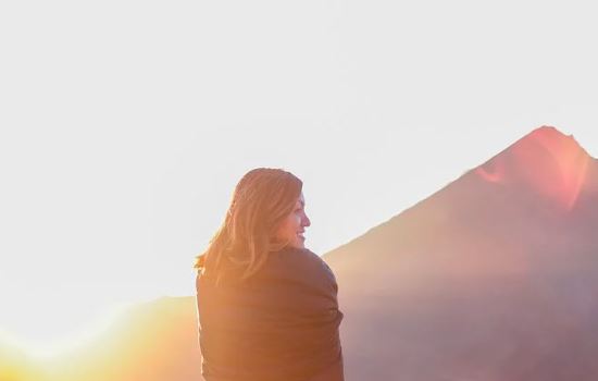 情感咨询：男友说我太黏人要分手，他烦我了怎么挽回？