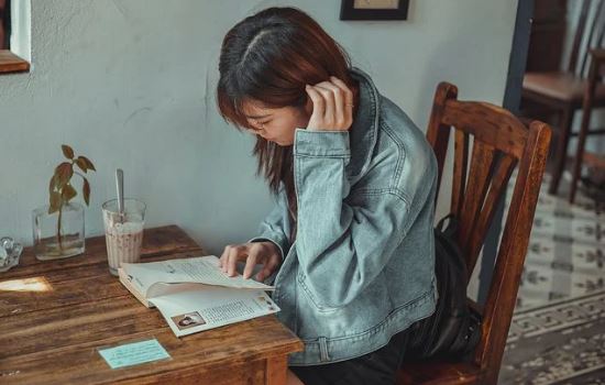 情感咨询:男友家里经济条件不好,该怎么选择呢? 情感咨询:男友家里经济条件不好,该怎么选择呢?
