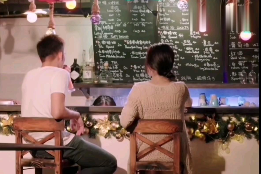 女人的独立，是和男人刚开始约会就AA制付帐吗？