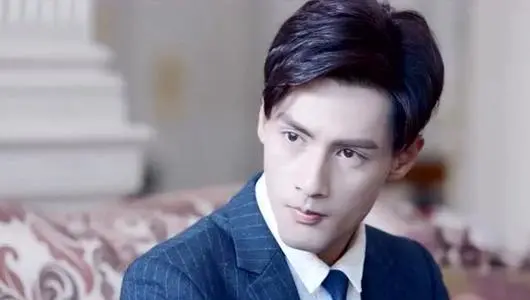 每一个钢铁直女，都在努力的阻挡自己的桃花运