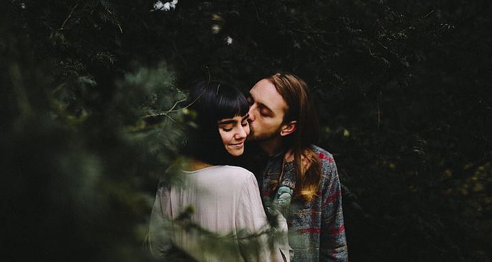 给女友发微信她不理你?女朋友不回复微信但是发朋友圈什么心理? 给女友发微信她不理你?女朋友不回复微信但是发朋友圈什么心理?