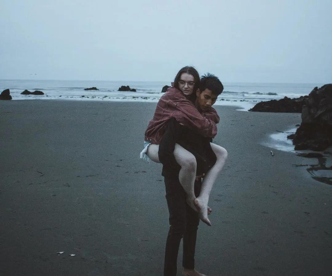 面对喜欢冷暴力的丈夫，妻子该如何巧妙化解？