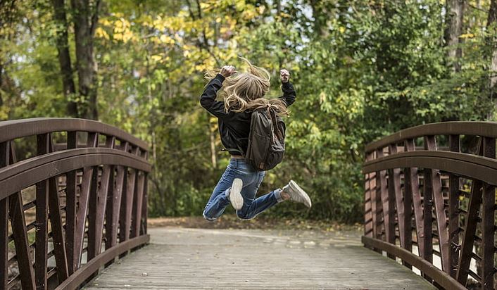 起诉离婚有第三者怎么判?可以起诉第三者要求赔偿吗? 起诉离婚有第三者怎么判?可以起诉第三者要求赔偿吗?